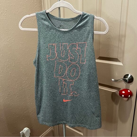 *Nike “Just Do It” Sleeveless Muscle Tank - Picture 4 of 10